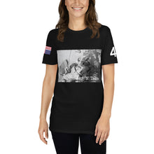 Cargar imagen en el visor de la galería, Peace out, Unisex T-Shirt
