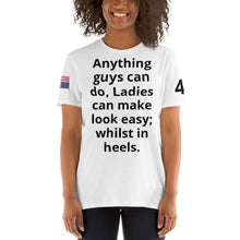 Cargar imagen en el visor de la galería, Betta&#39; treat her right II, Unisex T-Shirt
