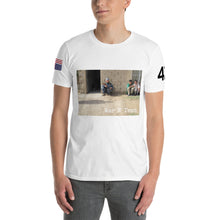 Afbeelding in Gallery-weergave laden, Spot the U.S. Soldier, Unisex T-Shirt
