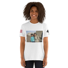 Cargar imagen en el visor de la galería, BFFs, Unisex T-Shirt
