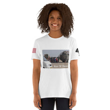 Afbeelding in Gallery-weergave laden, Party over here, Unisex T-Shirt
