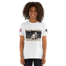 Charger l&#39;image dans la galerie, Watch &amp; learn, Unisex T-Shirt
