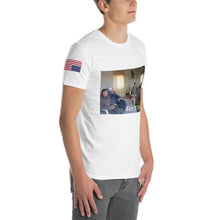 Afbeelding in Gallery-weergave laden, More head honchos, Unisex T-Shirt
