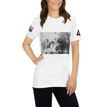Cargar imagen en el visor de la galería, Peace out II, Unisex T-Shirt
