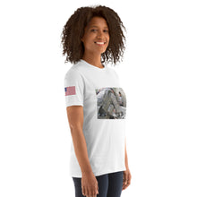 Carica l&#39;immagine nel visualizzatore di Gallery, Doc to the rescue, Unisex T-Shirt
